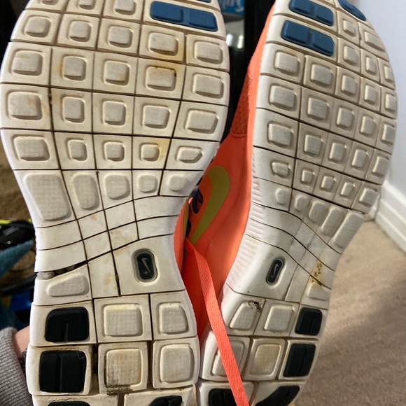 Nike press 5.0 Neon pink runners - Picture 7 of 8